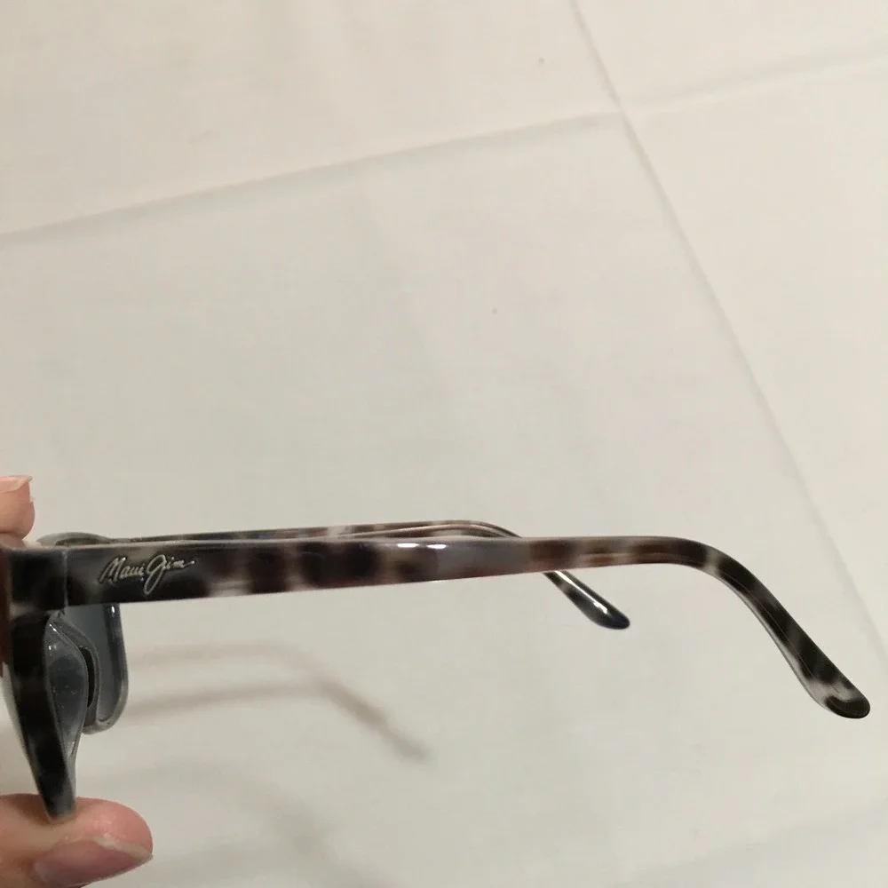 Maui Jim Honi Gray Tortoise Stripe Sunglasses MJ758-11S 54mm Italy Frame Only
